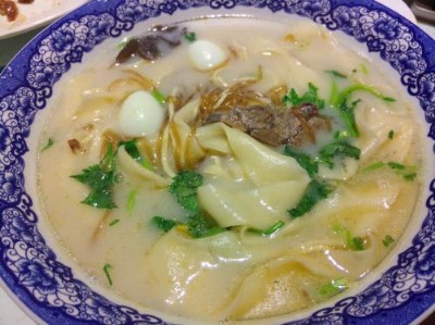 �����r�~�������^�����M