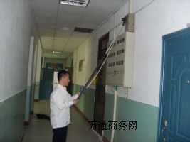 �������x