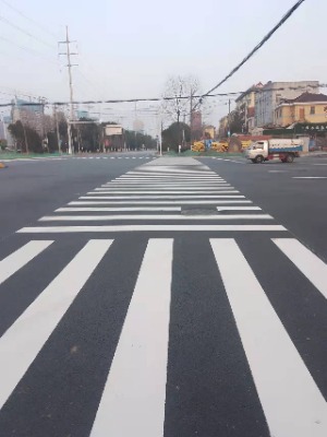 �Ͼ��_(d��)������͵�·��(bi��o)������ʩ����ע�����(xi��ng)