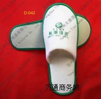 һ������Ь���l(f��)���Ƶ�һ������Ь��r