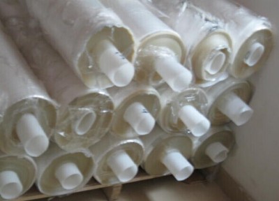 ���̓r����͸���M��PET�����x��Ĥ