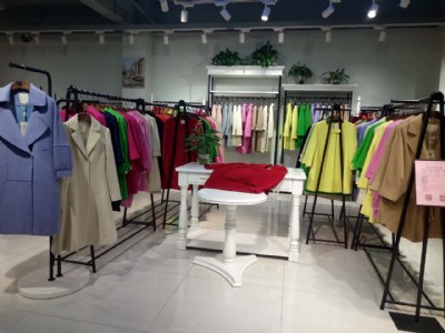 ����Ʒ�Ǝ���a��ƷŮ�bһ��؛Դ��a�иߙnŮ�b���l