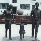 ���е���